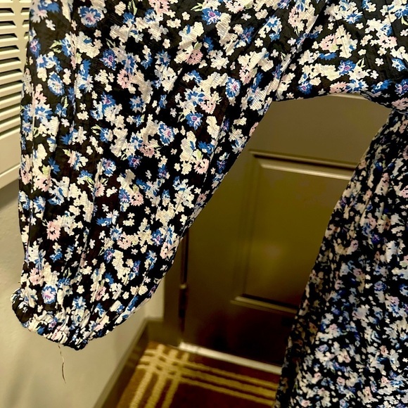 Beautiful Women dress - Picture 4 of 7